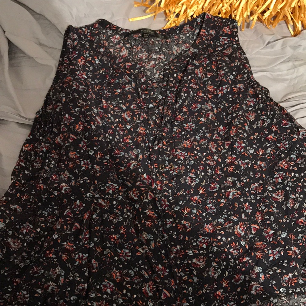 Tank top.